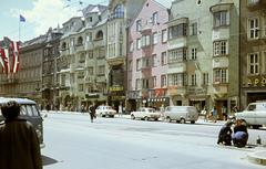Ausztria, Innsbruck, Maria-Theresien-Straße, középen a ThoneT feliratos keskeny épület a 10. szám., 1965, Szomolányi József, utcakép, színes, bérház, Fortepan #302809