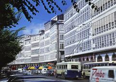 Spanyolország, Avenida da Marina., 1971, Szomolányi József, modern építészet, színes, trolibusz, osztott ablak, tömegközlekedés, Fortepan #302882