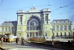 1968, Szomolányi József, köztéri óra, Rochlitz Gyula-terv, eklektikus építészet, pályaudvar, szoborfülke, Fortepan #302906