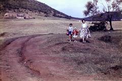 1953, Szomolányi József, színes, gyerekek, anya, kézenfogva, Fortepan #302910