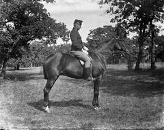 A felvétel 1900 előtt készült. A kép forrását kérjük így adja meg: Fortepan / MMKM. Levéltári jelzet: MMKM TTFGY 2019.1., 1900, Magyar Műszaki és Közlekedési Múzeum / Eötvös Loránd, Eötvös Loránd, Fortepan #303539
