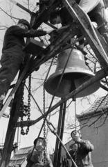 Magyarország, Őrbottyán, Gombos Lajos harangöntő mester műhelye., 1981, Szebeni András, Fortepan #304130