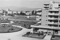 Romania,Transylvania, Deva, Piaţa I.C. Brătianu, Parcul Operei, középen a Bulevardul Decebal., 1985, Németh Tamás, Fortepan #30416