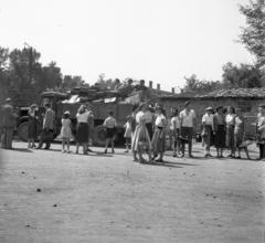 1962, Bán Tamás, pöttyös ruha, bőrönd, várakozás, Fortepan #304390