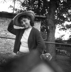 1962, Bán Tamás, szalmakalap, hölgy, mosoly, Fortepan #304391