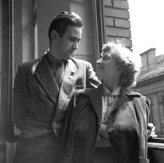 1955, Bán Tamás, viewing, man and woman, Fortepan #304431