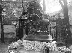 1939, Inkey Tibor, damaged artefact, Saint George-portrayal, horse sculpture, Fortepan #304468