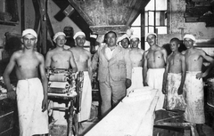 Romania,Transylvania, Timisoara, Östreicher Ignác sütőmester pinceműhelye., 1930, Varga László, tableau, men, workshop, boys, baking man, bakery, half-naked, dough sheeter, Fortepan #30495