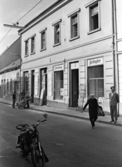 Magyarország, Pécs, Ferencesek utcája (Sallai utca) 38., 1968, Fortepan, cégtábla, Fortepan #30600