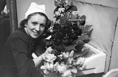 1936, Inkey Tibor, woman, celebrity, bouquet, Fortepan #306092