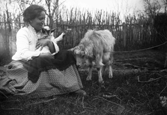 1932, Storymap.hu, goat, folk costume, peasant, woman, hold in arms, Fortepan #30705