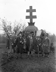 Magyarország, Dobogókő, a Magyar Turista Egylet I. világháborúban elhunyt tagjai emlékére állított emlékmű., 1935, Storymap.hu, emlékmű, Fortepan #30742