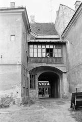 Hungary, 1980, Gazda Anikó, Best of, divided windows, gateway, arch, Fortepan #307597
