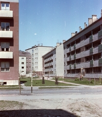 Magyarország, Uránváros, Pécs, Körősi Csoma utca, jobbra az Ybl Miklós utca, szemben a Hajnóczy út épületei látszanak., 1960, Építésügyi Dokumentációs és Információs Központ, VÁTI, színes, Fortepan #30907