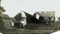 A kép forrását kérjük így adja meg: Fortepan / Budapest Főváros Levéltára / Szekfű András / Levéltári jelzet: HU.BFL XIV.380 Karafiáth Jenő iratai, 1904, Budapest Főváros Levéltára / Szekfü András, lakóház, kert, Fortepan #309993