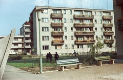 Magyarország, Szeged, Szent Borbála park., 1968, Építésügyi Dokumentációs és Információs Központ, VÁTI, színes, lámpaoszlop, pad, Fortepan #31029