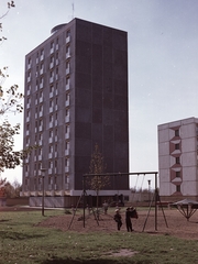 Magyarország, Uránváros, Pécs, Páfrány utcai házak., 1968, Építésügyi Dokumentációs és Információs Központ, VÁTI, játszótér, színes, Fortepan #31042