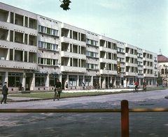 Magyarország, Csongrád, Fő utca a Csemegi Károly utca (Művelődési Központ) felé nézve., 1970, Építésügyi Dokumentációs és Információs Központ, VÁTI, színes, Fortepan #31159