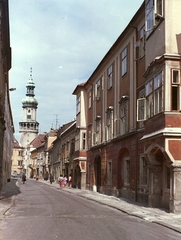 Magyarország, Sopron, a Tűztorony a Kolostor utcából nézve., 1968, Építésügyi Dokumentációs és Információs Központ, VÁTI, színes, Fortepan #31183