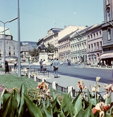 Magyarország, Pécs, Széchenyi tér., 1964, Építésügyi Dokumentációs és Információs Központ, VÁTI, színes, buszmegálló, Fortepan #31198