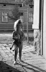 1953, Petrók Károly, Best of, mezítláb, kislány, játék baba, Fortepan #312302