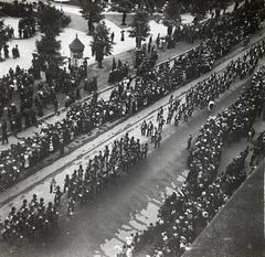 1909, fortepan/Album 123, felülnézet, képarány: négyzetes, bámészkodás, katonazenekar, felvonulás, Fortepan #312588