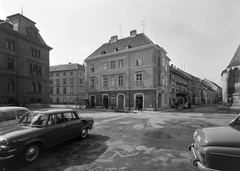 Magyarország, Sopron, Fő (Beloiannisz) tér, balra a Városháza, középen a Patika-ház, jobbra a bencés (Kecske) templom., 1967, Építésügyi Dokumentációs és Információs Központ, VÁTI, Fortepan #31269