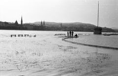 Magyarország, Budapest V., pesti alsó rakpart a Széchenyi István (Roosevelt) térnél., 1965, Pálinkás Zsolt, napsütés, víztükör, árvíz, látkép, pad, Duna, Budapest, Fortepan #31497