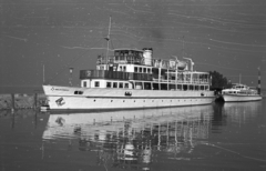 Magyarország,Balaton, Tihany, kikötő, előtérben a Beloiannisz személyhajó., 1967, Pálinkás Zsolt, hajó, víztükör, kikötő, vízibusz, Beloiannisz hajó, Fortepan #31625