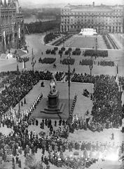 Magyarország, Budapest V., Kossuth Lajos tér, Rákóczi szobor avatása., 1937, Pálinkás Zsolt, tömeg, szobor, emlékmű, ünnepség, felvonulás, sokadalom, lovas szobor, Budapest, II. Rákóczi Ferenc-ábrázolás, Györgyi Dénes-terv, Pásztor János-terv, Fortepan #31907