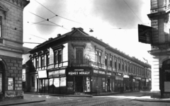 Hungary, Szeged, Klauzál tér, Kelemen László utca - Oroszlán utca sarok., 1947, Kozma János, store display, cornerhouse, corner balcony, Fortepan #31953