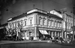 Hungary, Szeged, Tisza Lajos körút - Mikszáth Kálmán utca sarok., 1947, Kozma János, street view, store display, cornerhouse, awning, Fortepan #31962