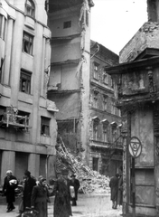 Hungary, Budapest VIII., a romos Baross utca 46. számú ház a Mária utca felől nézve., 1956, Papp István, revolution, Budapest, damaged building, Fortepan #31979