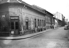 Magyarország, Budapest IX., Viola utca a Balázs Béla utcától az Üllői útig., 1966, Fortepan, cégtábla, utcakép, Volkswagen-márka, utcanévtábla, szabóság, Budapest, Fortepan #32145