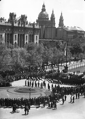 Hungary, Budapest V., Szabadság tér, Irredenta emlékhely és Országzászló. A Magyar Királyi Posta Központi Járműtelepének őrségnapja 1936. május 10-én., 1936, Pálinkás Zsolt, flag, mass, monument, commemoration, festive, Turul sculpture, gas lamp, Budapest, Fortepan #32173