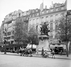 France, Paris, Henri Mondor tér a 6. kerületben, Danton szobra., 1939, Saly Noémi, sculptural group, Fortepan #32198