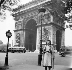 France, Paris, Diadalív (Arc de Triomphe) a Friedland sugárút végéről fényképezve., 1939, Saly Noémi, bus, triumphal arch, Neoclassical architecture, Jean-François Chalgrin-design, Fortepan #32201