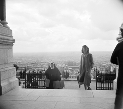 France, Paris, kilátás a Sacré Coeur-bazilika előcsarnokából., 1939, Saly Noémi, nun, suitcase, Fortepan #32219