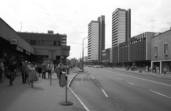 Magyarország, Salgótarján, Fő tér, Rákóczi út., 1986, Építésügyi Dokumentációs és Információs Központ, VÁTI, buszmegálló, magasház, Fortepan #32295