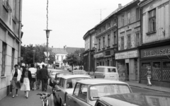 Magyarország, Veszprém, Rákóczi Ferenc utca., 1983, Építésügyi Dokumentációs és Információs Központ, VÁTI, Trabant-márka, utcakép, automobil, Fortepan #32337