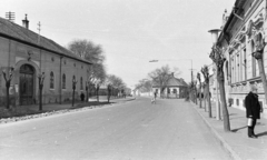 Magyarország, Kecskemét, a Kápolna utca a Hornyik János körút felől, balra a Kápolna utca 6., 1977, Építésügyi Dokumentációs és Információs Központ, VÁTI, Fortepan #32354