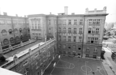 Magyarország, Budapest XI., Villányi út 27. József Attila (később Budai Ciszterci Szent Imre) Gimnázium., 1986, Építésügyi Dokumentációs és Információs Központ, VÁTI, iskola, gimnázium, Budapest, ciszterci rend, kosárlabda palánk, neobarokk stílus, Wälder Gyula-terv, Fortepan #32478