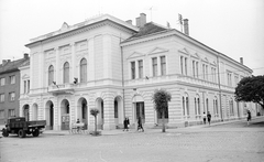 Magyarország, Nagykőrös, Szabadság tér 6., Művelődési központ., 1969, Építésügyi Dokumentációs és Információs Központ, VÁTI, kerékpár tároló, Fortepan #32516