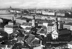 Magyarország, Budapest I., látkép a Gellérthegyről, előtérben a Tabán., 1930, Pesti Brúnó, templom, háztető, látkép, országház, Duna, Budapest, függőhíd, Duna-híd, Fortepan #32585