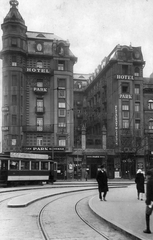 Hungary, Budapest VIII., Baross tér, Park Szálló a Festetics utca sarkán., 1930, Pesti Brúnó, sign-board, hotel, tram, coffee house, Budapest, Fortepan #32594