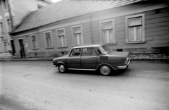 Magyarország, Szentendre, Rákóczi Ferenc utca 4. Skoda S-100 személygépkocsi., 1978, Déri György, csehszlovák gyártmány, utcakép, Skoda-márka, Fortepan #32707