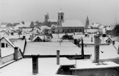 Magyarország, Szentendre, az Ulcisia közből nézve, középen a Szent Péter-Pál-templom látható., 1979, Déri György, tél, hó, háztető, Fortepan #32723