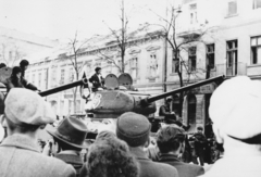 Hungary, Budapest VIII., Üllői út páros oldala a Kisfaludy utca és a Vajdahunyad utca között., 1956, Pesti Srác2, Soviet brand, revolution, tank, military, crest, untitled, Kossuth coat of arms, Budapest, Fortepan #32786