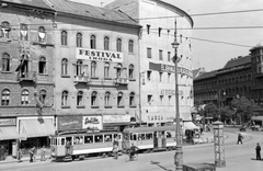 Magyarország, Budapest V.,Budapest VI.,Budapest XIII., Nyugati (Marx) tér a Bajcsy-Zsilinszky út és a Szent István körút találkozásánál., 1949, Kovács Márton Ernő, villamos, politikai dekoráció, hirdetőoszlop, üzletportál, Budapest, napellenző, utcakép, Fortepan #32927