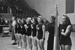 Magyarország, Budapest XIV., Istvánmezei út 3-5. Nemzeti Sportcsarnok (később Gerevich Aladár Nemzeti Sportcsarnok), magyar női tornászválogatott., 1949, Kovács Márton Ernő, Budapest, nők, torna, sport, Fortepan #33061